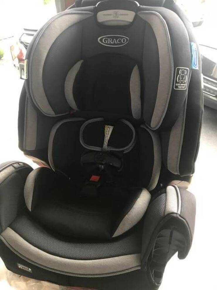 Bắt đầu kiểm tra ghế an toàn trẻ em tại East Windsor