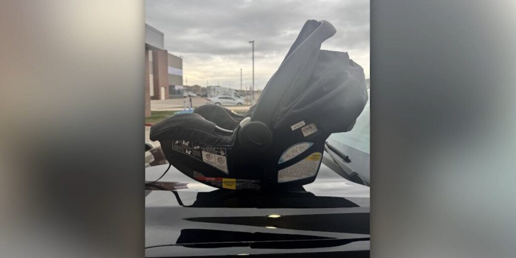 Cha mẹ bị bắt sau khi trẻ sơ sinh bị bỏ rơi