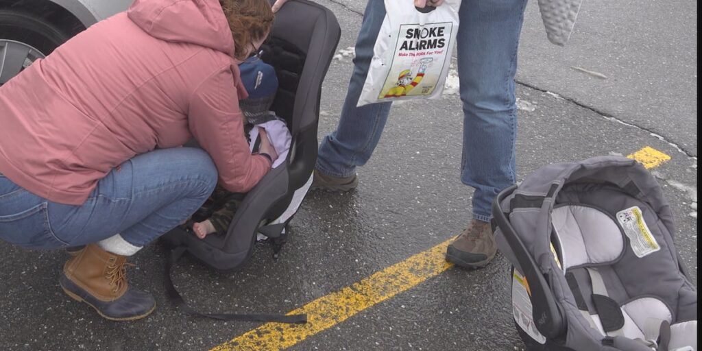 Chương trình tặng ghế an toàn cho trẻ em tại địa phương