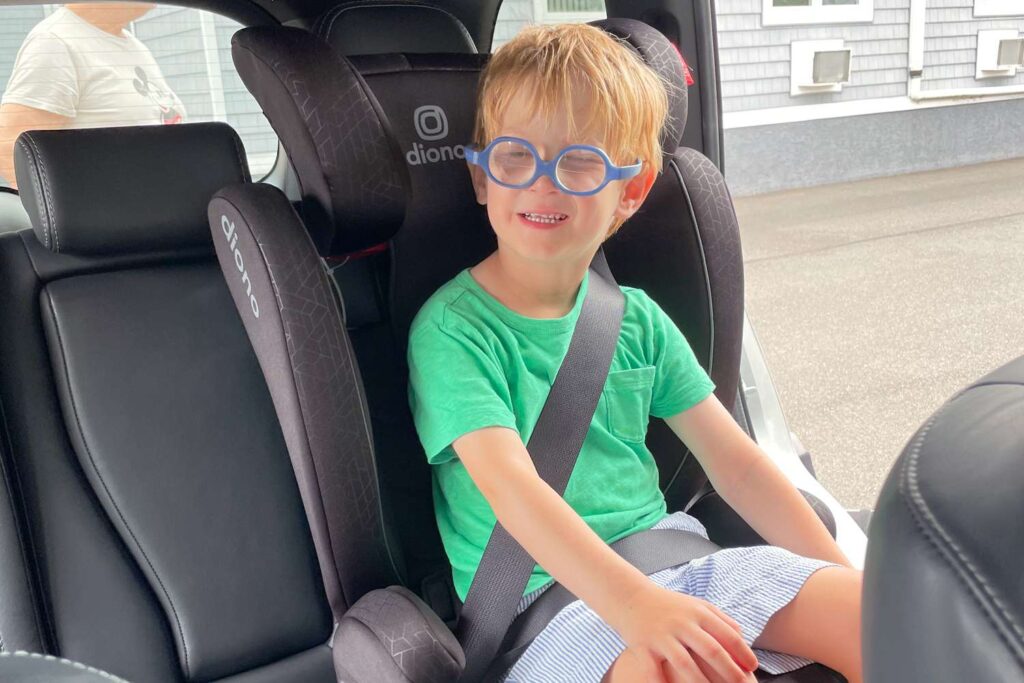 Khi Nào Trẻ Em Cần Ghế Nâng? Lựa Chọn Tốt Nhất