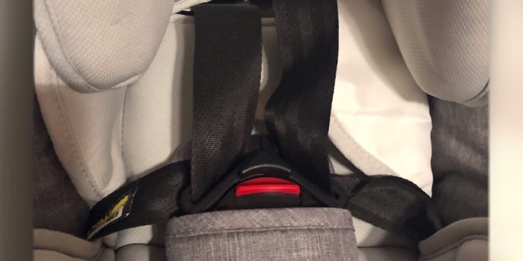 Nguy cơ từ ghế xe trẻ em giả tại Trung tâm Y tế Tucson