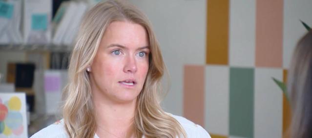 Phụ huynh gấp rút mua xe đẩy trước khi thuế cao đánh