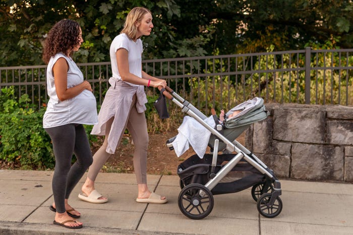 Xe đẩy trẻ em: Giá tăng $300 vì thuế quan